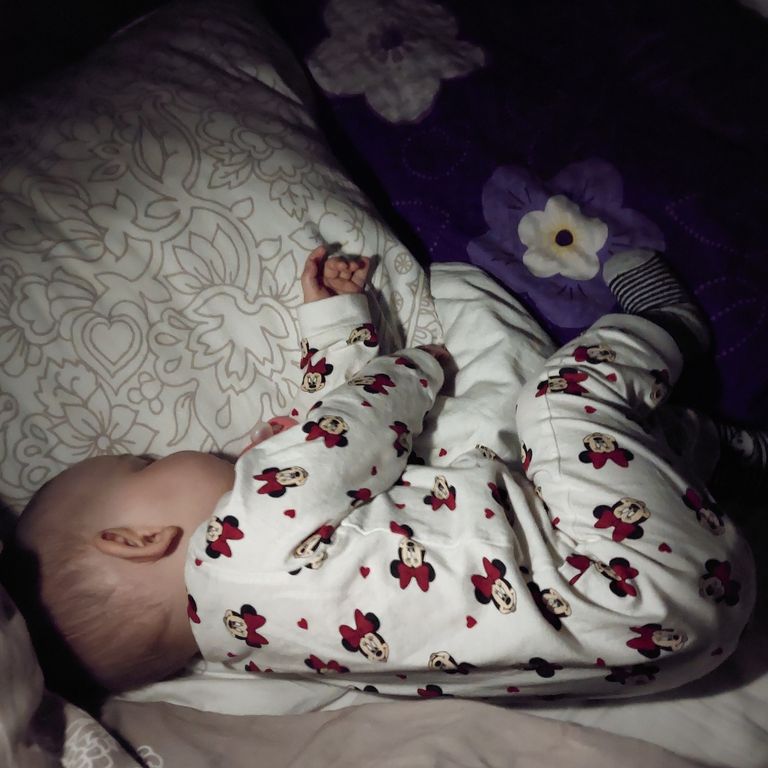 Baby will nicht schlafen, langes Einschlafen, häufiges Erwachen, häufiges Stillen in der Nacht, durchschlafen, Schlafcoach